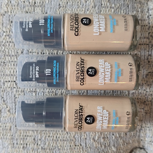 REVLON BRAND WOMEN'S COLORSTAY LONGWEAR MAKEUP FOUNDATION #110 IVORY BUNDLE-3 - Picture 1 of 8